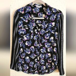 EXPRESS black and blue floral blouse with Striped sleeves size Small